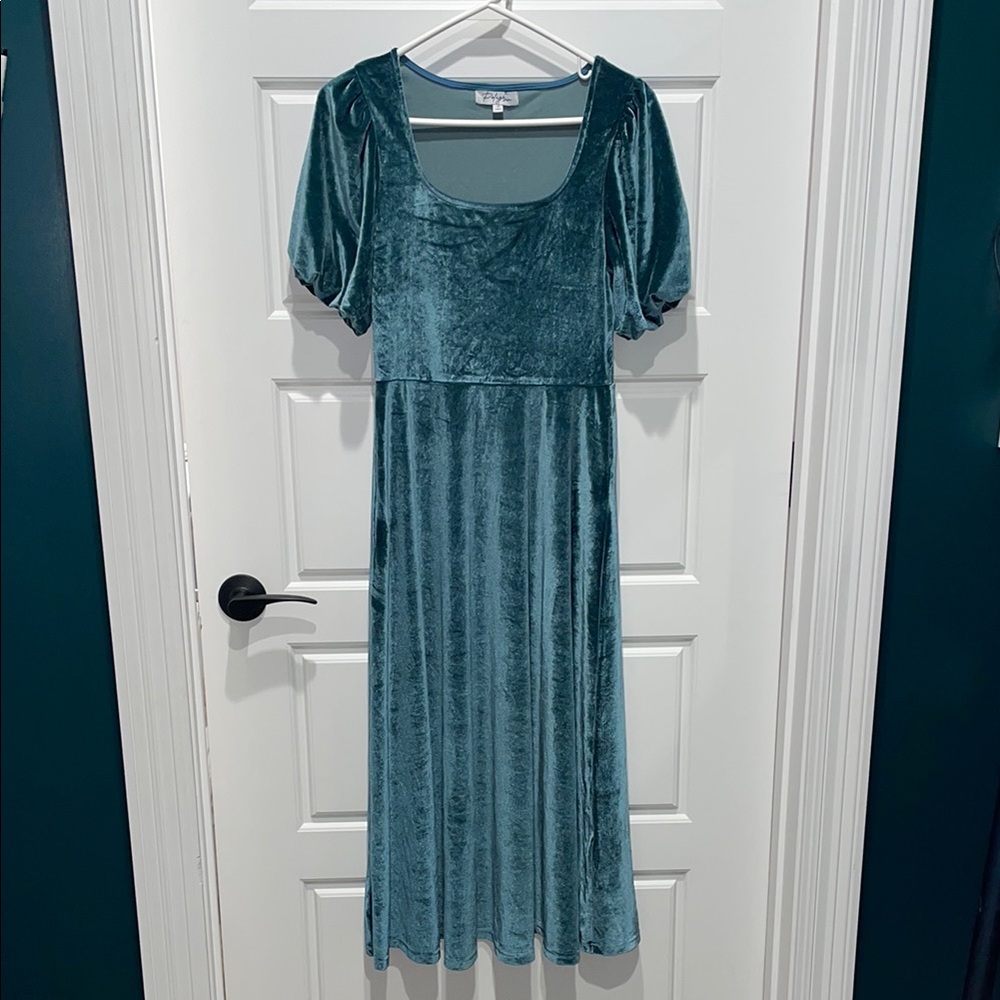 Polagram Green Puff Sleeve Midi Dress for Weddings